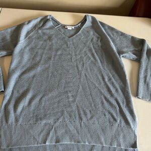 Athleta Hanover V Neck Sweater Oversized Merino Wool Blend Gray sz. Large